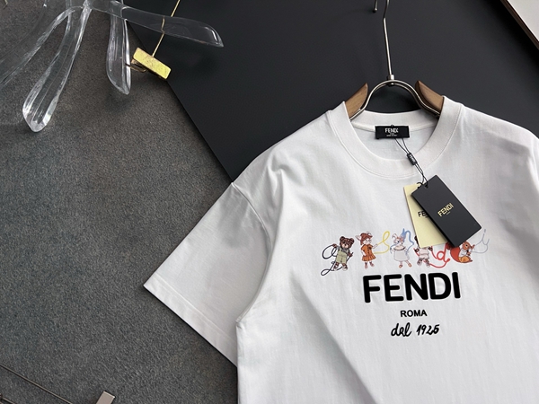 ブランドTシャツ背面デザイン